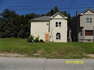 1228 Belle St, Alton, IL 62002