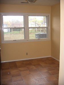 3rd image of 4604 N Hereford Dr