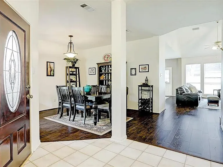 635 Presley Way — Photo 4