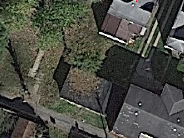 448 Locust St S — Photo 3