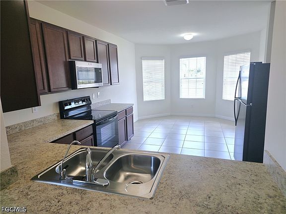 3rd image of 1148 NW 27th Ct