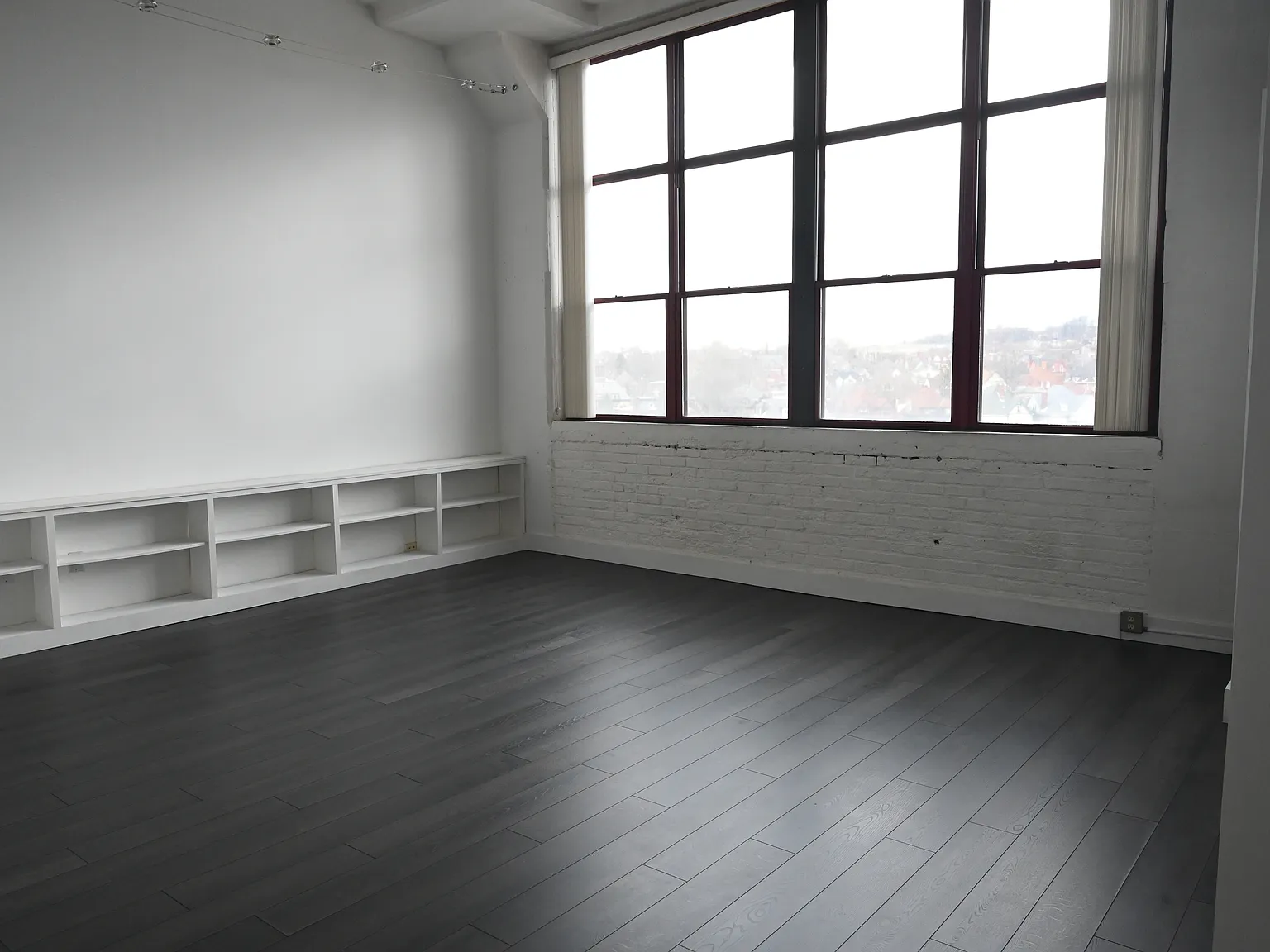 1 bed, 945 sqft, $1,950 — Photo 2