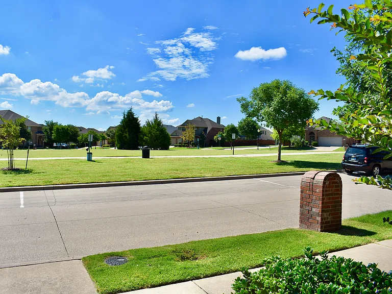 4916 Stray Creek Ln — Photo 39