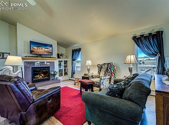 3rd image of 17890 Steeplechase Dr