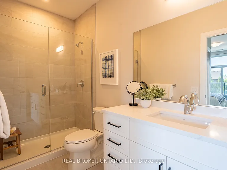 1882 Gordon St #410 — Photo 6