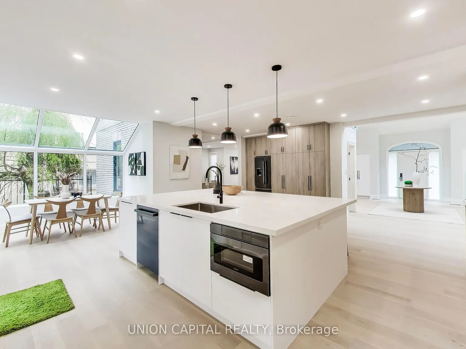 6 bed, $7,300 — Photo 1