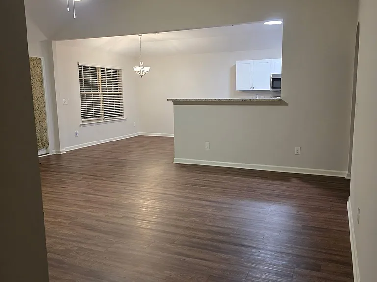 745 Park Ln — Photo 12
