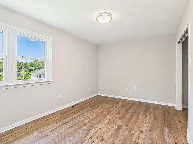 2305 Poplar St #B — Photo 14