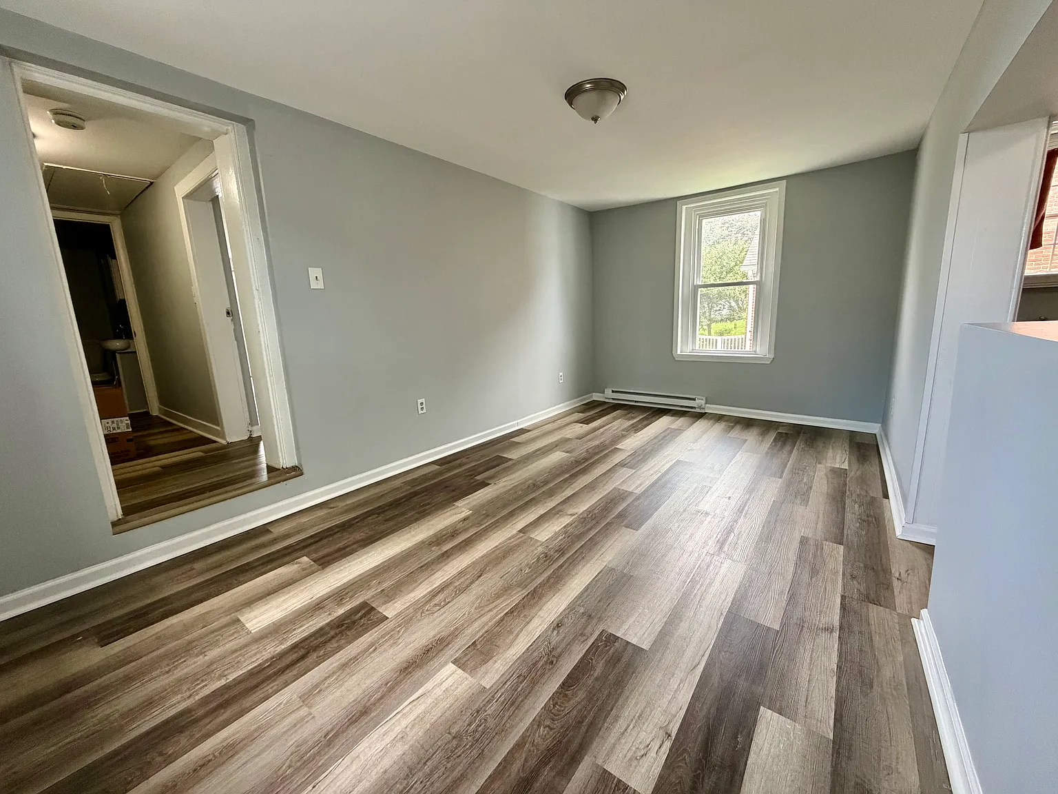 1 bed, 700 sqft, $1,350 — Photo 4