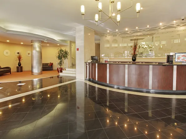 5900 Arlington Avenue image 12 of 13