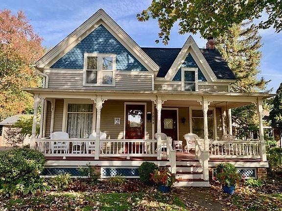3rd image of 1008 N Congress St