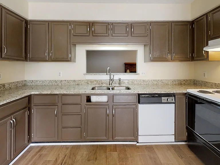 1128 Chinook St — Photo 12