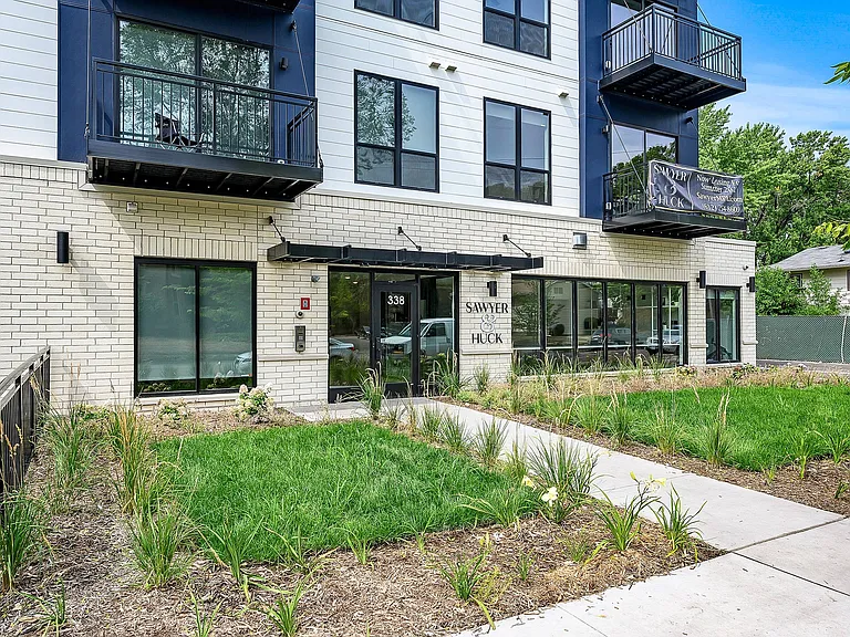 Sawyer Apartments — Photo 9