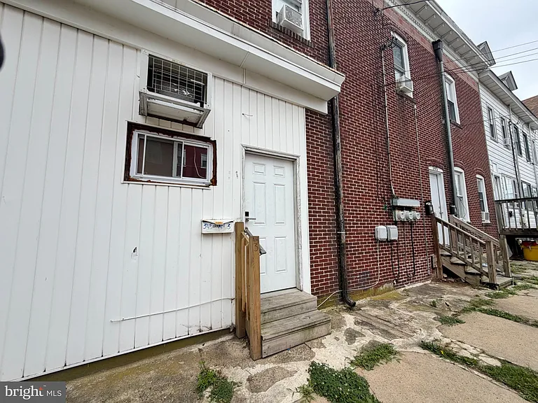 345 Woodland St — Photo 8