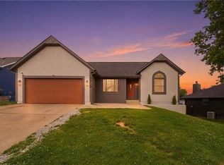 9008 Barnett Ave, Kansas City, KS 66112