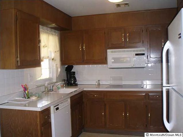 2nd image of 902 Dumbarton Drive #B