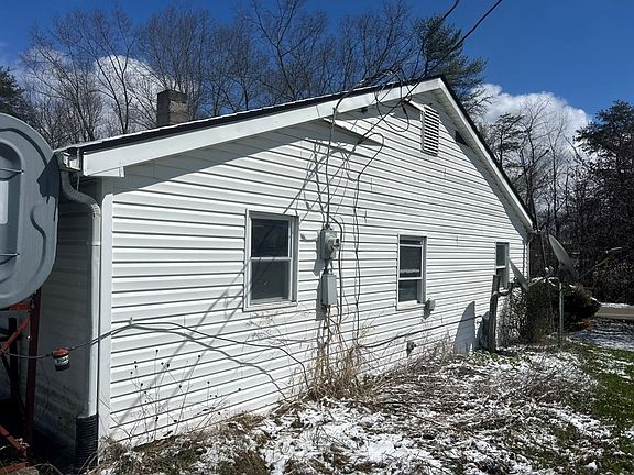 3rd image of 3857 Cruise Dr