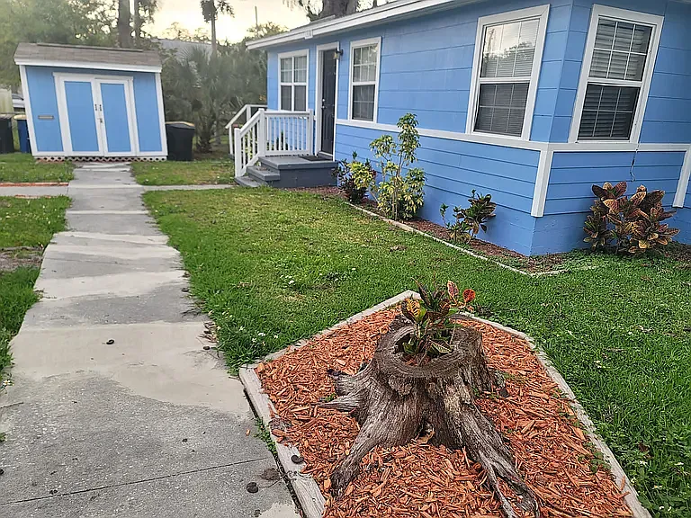 2 bed, 704 sqft, $950 — Photo 2