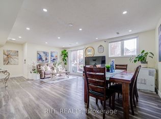 75 Weldrick Rd E #1033, Richmond Hill, ON L4C 0H9