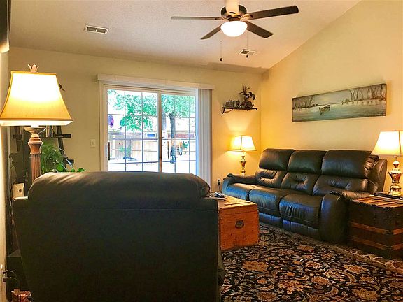 3rd image of 301 Brighton Woods Dr