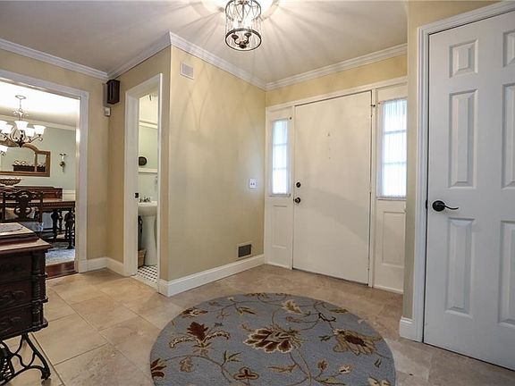 3rd image of 7 Sugarwood Dr