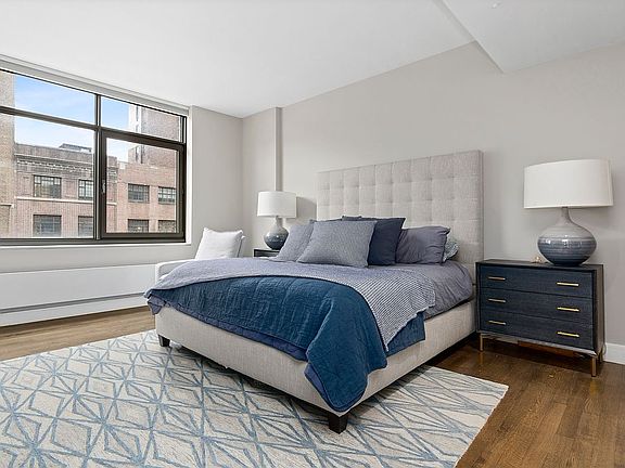 5th image of 120 W 72nd St APT 4B