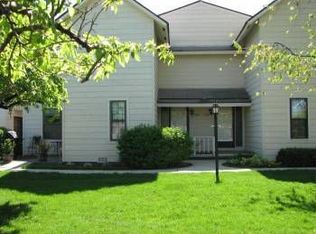 629 Chip Ct, Gurnee, IL 60031