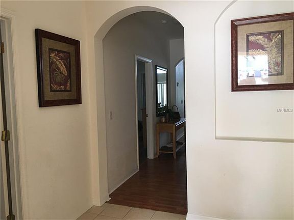 3rd image of 936 Balmoral Dr