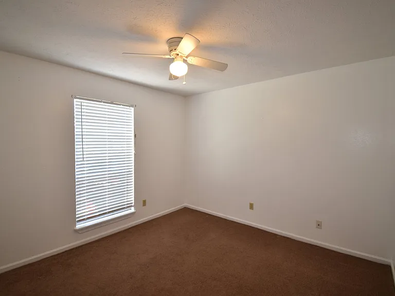 6321 Lance St — Photo 11