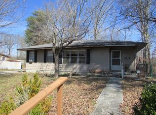 906 Main St, Altamont, TN 37301