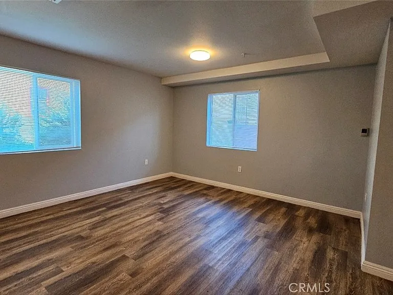 213 W 43rd Pl — Photo 9