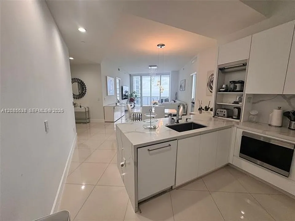 15901 Collins Ave #CU-3403