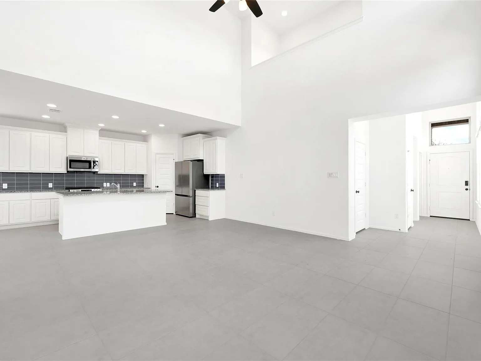 4 bed, 3.5 bath, 2600 sqft, $3,000 — Photo 4