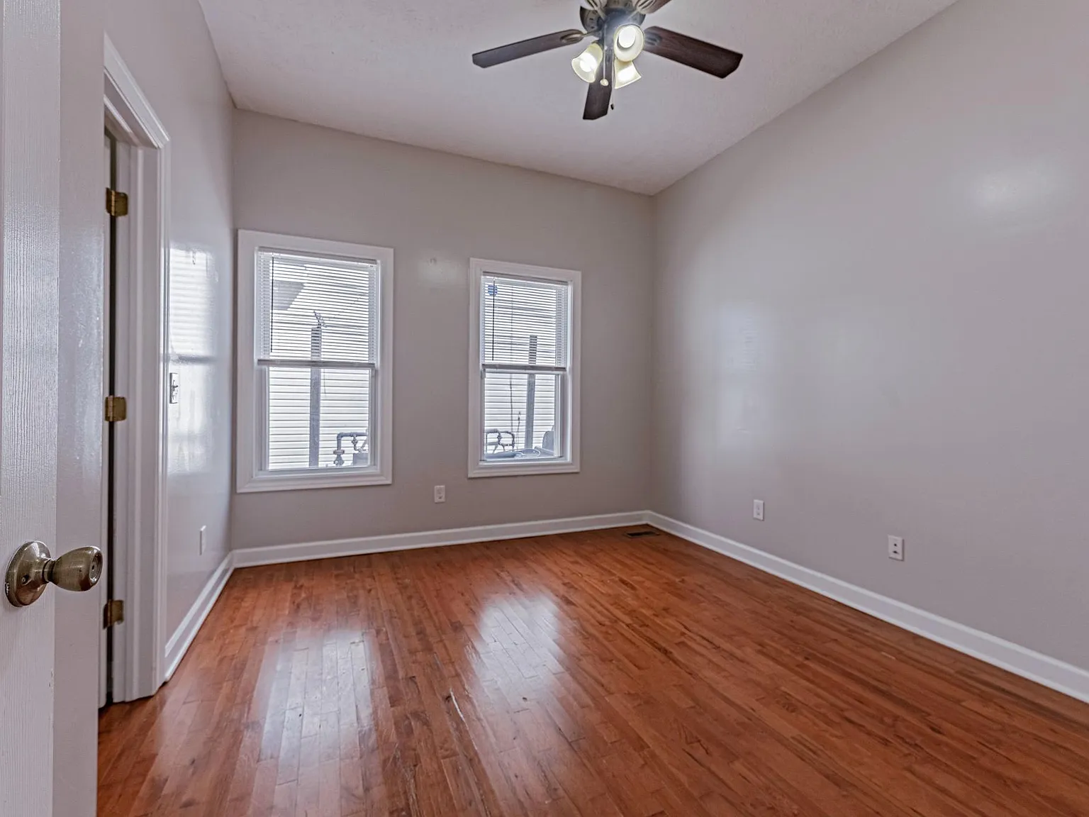 2 bed, 900 sqft, $1,795 — Photo 3