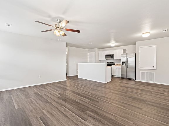 5th image of 501A W Christopher Dr