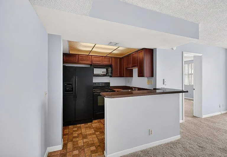 724 Executive Center Dr #31 — Photo 3
