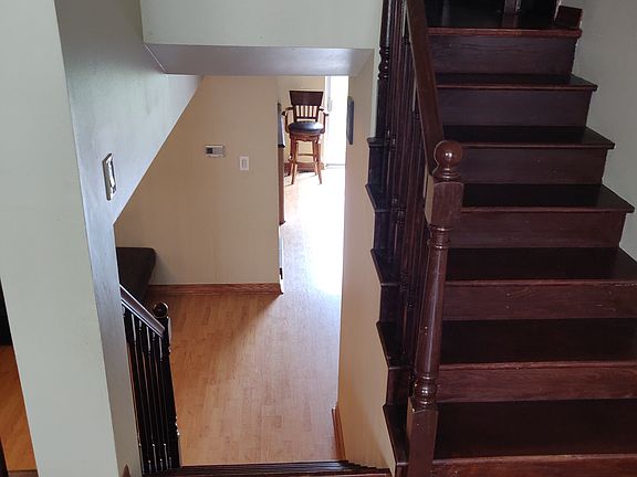 3rd image of 9275 Cedar Ln