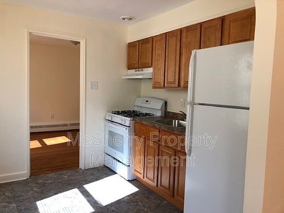 5th image of 402 Unruh Ave APT D
