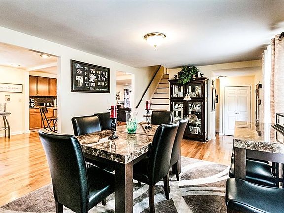 3rd image of 5326 Skylark Cir