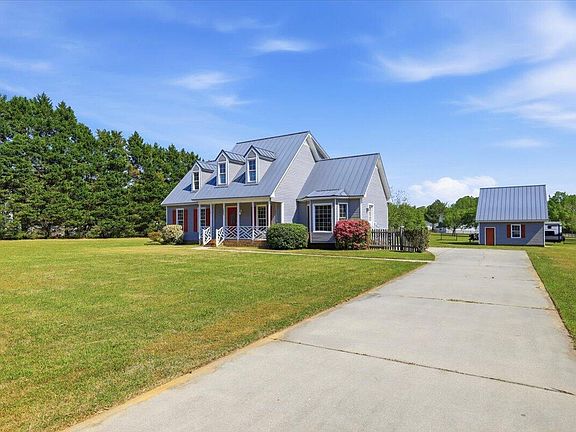 3rd image of 107 Lakeside Dr