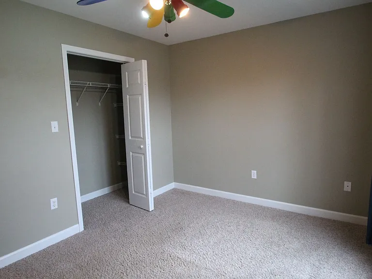 1830 Country Manor Ln — Photo 31