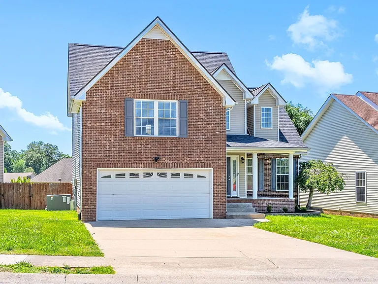 680 Foxfield Dr — Photo 2