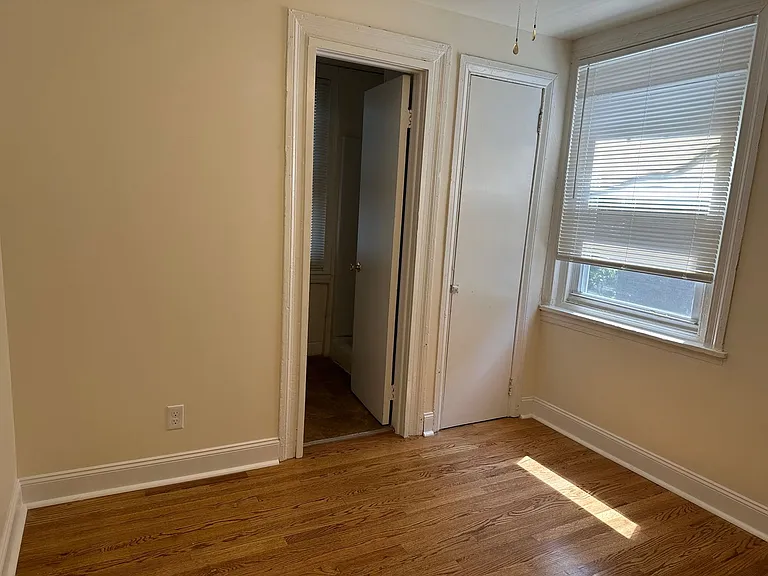 136 E Bushkill St — Photo 6