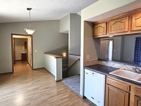 5th image of 269 W Sloup Dr