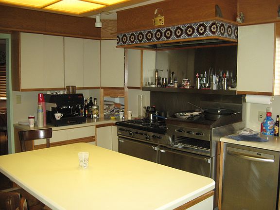 3rd image of 809 Saint Joseph Pl