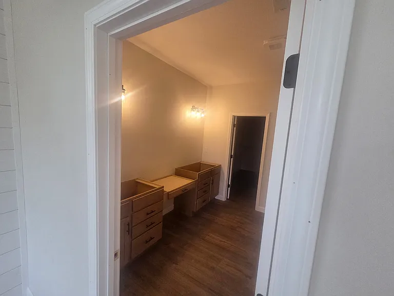 301 Andorah Dr — Photo 12