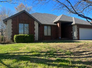 2541 S Overhill Ave, Springfield, MO 65807