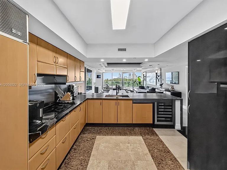 1455 Ocean Dr #704 — Photo 14