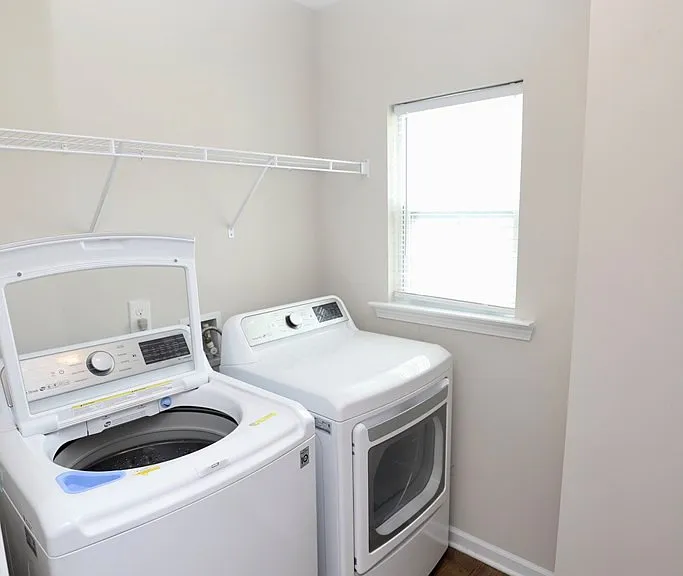 3680 Moseley Dr — Photo 48