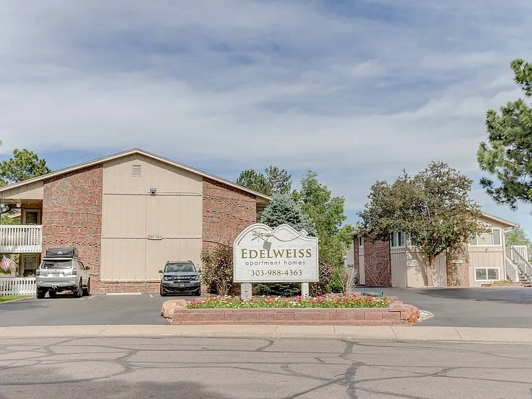 Edelweiss Apartments — Photo 6